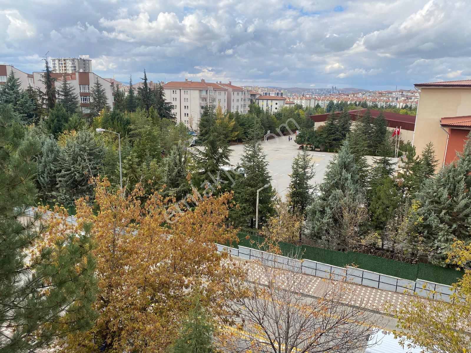 Ulaş Emlak Elvankent Ayyıldızda Okul Bitişiği Site İçi 3. Katta - Görsel 11