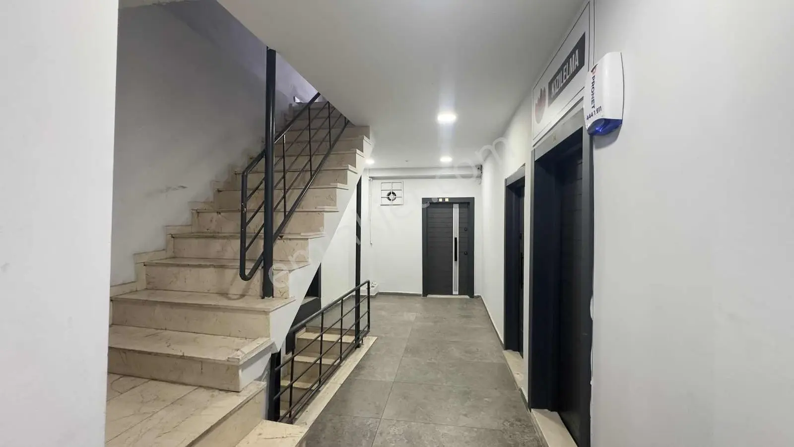 Başokur'dan Kapalı Çarşı Yanı Full Yapılı Kiralık 1+0 Ofis Katı - Görsel 2