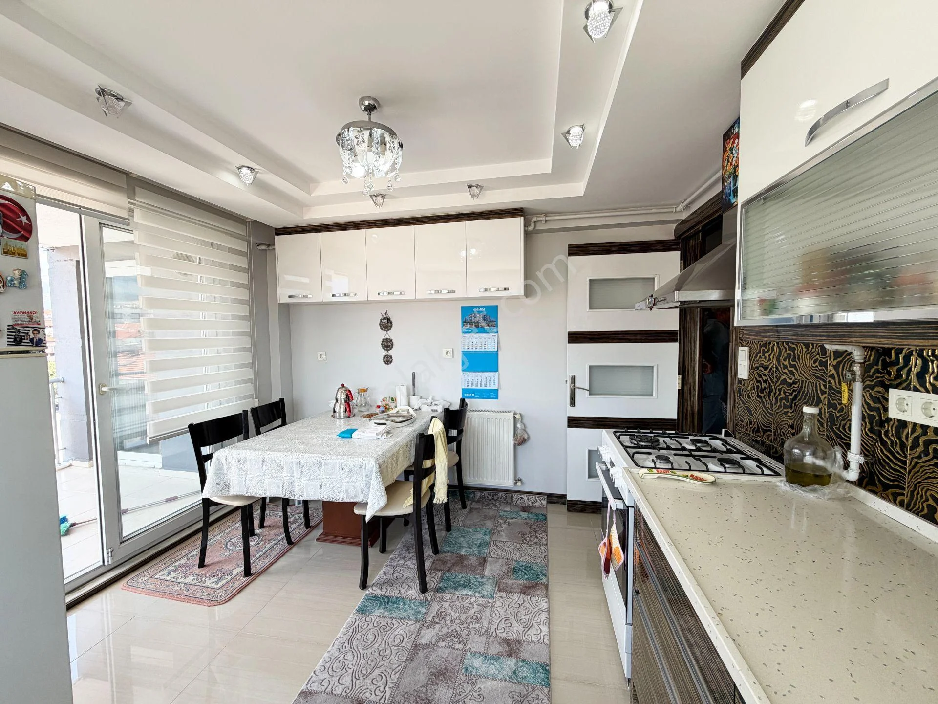 Kuşpınar'da Lüks Eşyalı 3+1 Arakat Kiralık Konsept Daire - Görsel 3