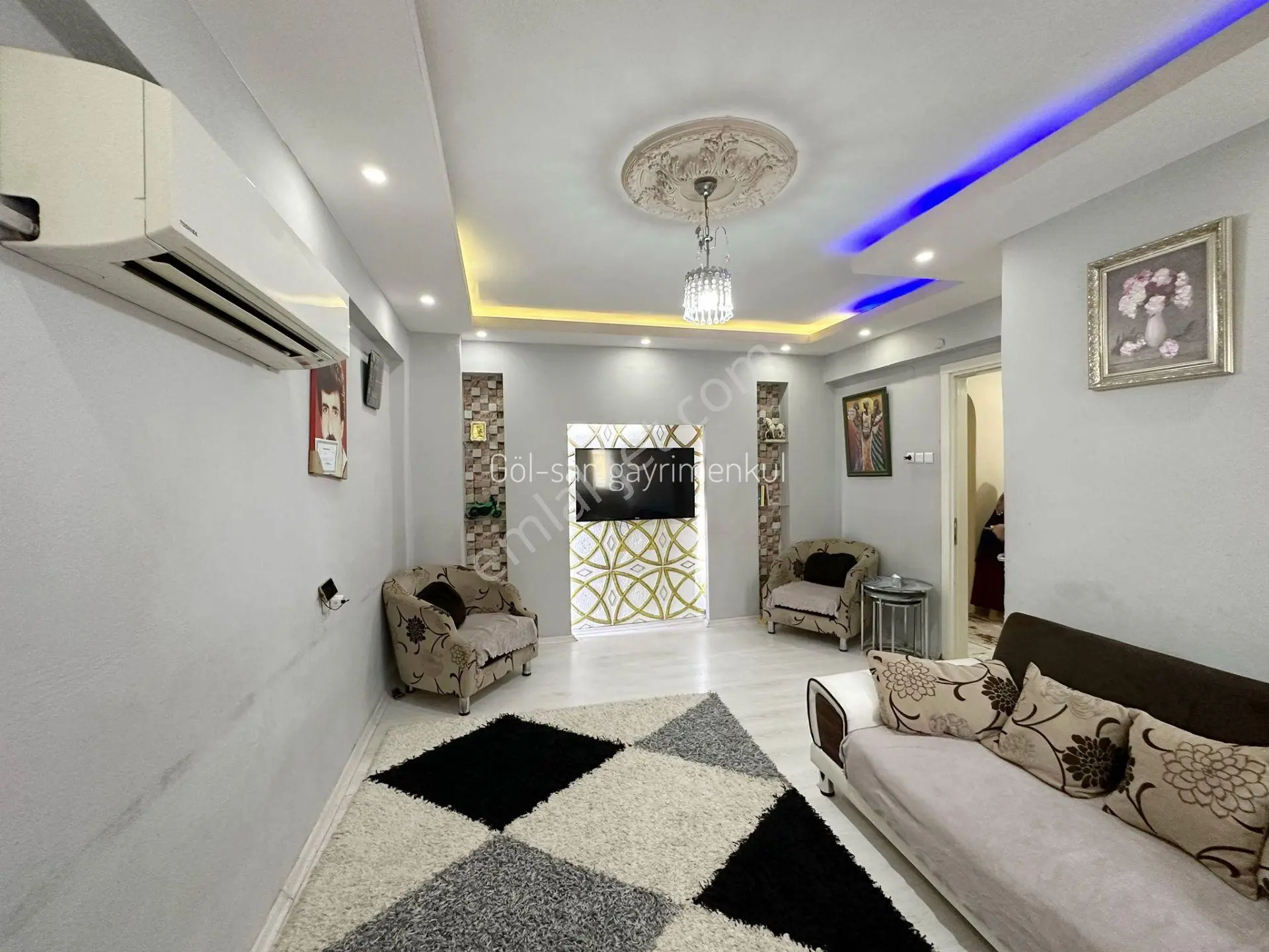 🏡 Göl-san Gayrimenkul’den 🏡 Şirinevler Mah. 3+1 130 M2 Satılık Daire