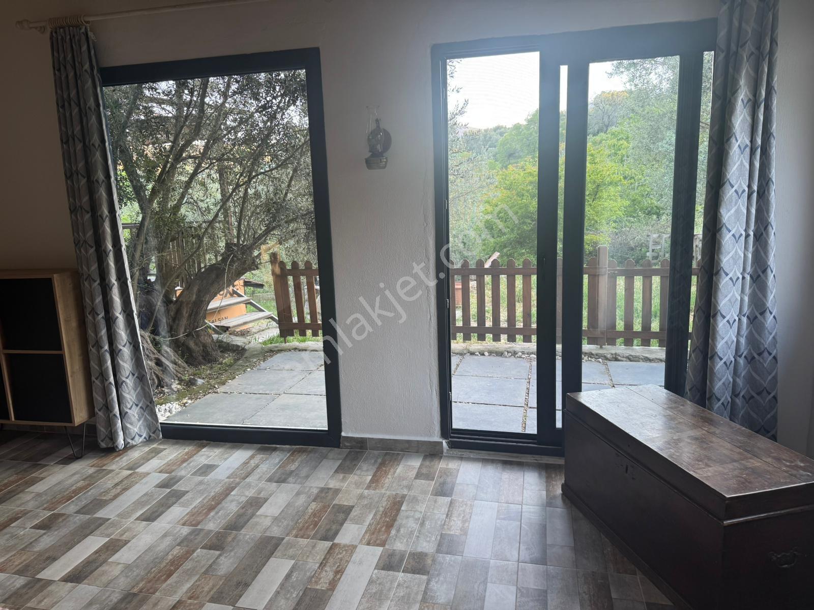 Karaburun İnecik Mahallesinde Kiralık 1+1 Full Eşyalı Daire - Görsel 2