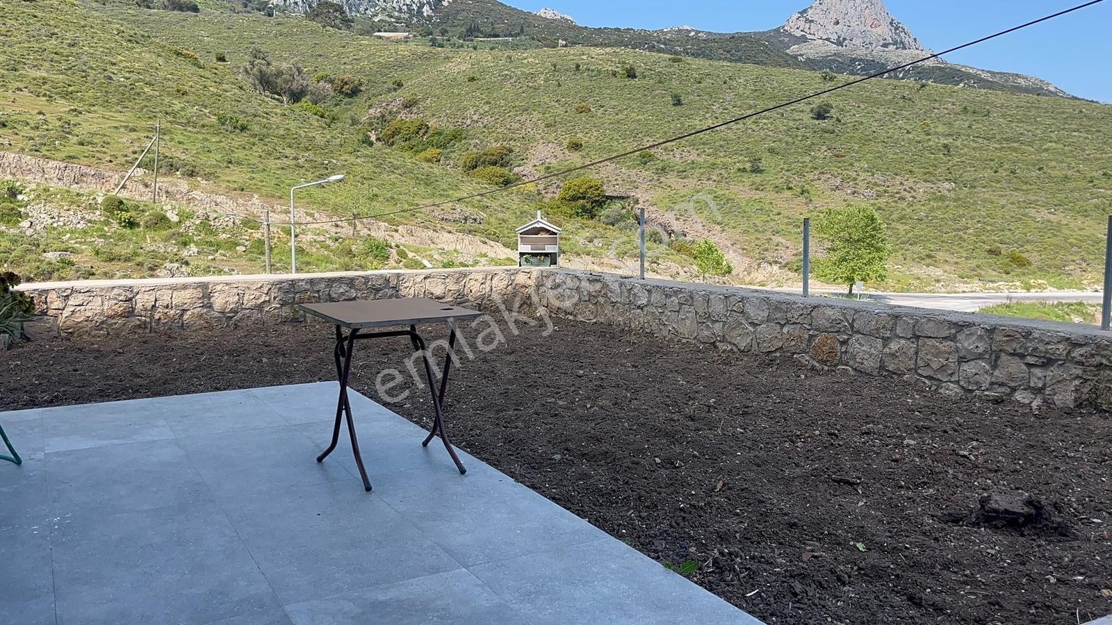 Karaburun İskele Mahallesinde Kiralık Eşyalı 2+1 Daire - Görsel 5