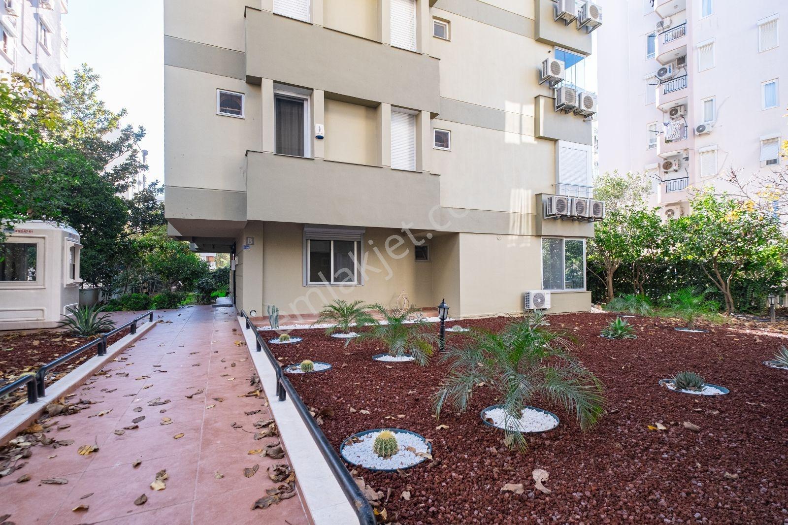 Yeşilbahçe De Doğalgazlı Kapalı Otoparklı 4+1 - Görsel 30