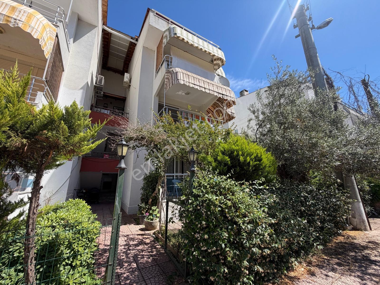 Ayvalık Sarımsaklıda Satılık 2+1 Komple Yenilenmiş Arakat Daire - Görsel 6