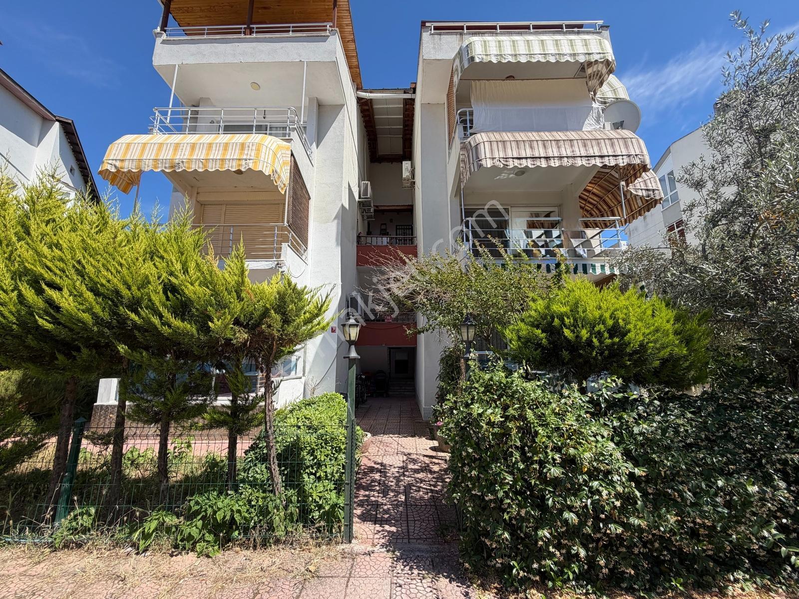 Ayvalık Sarımsaklıda Satılık 2+1 Komple Yenilenmiş Arakat Daire - Görsel 7