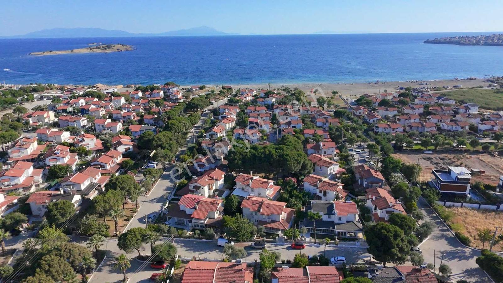 Seferihisarın En Gözde Sitesinde Denize Yürüme Mesafesinde - Görsel 24