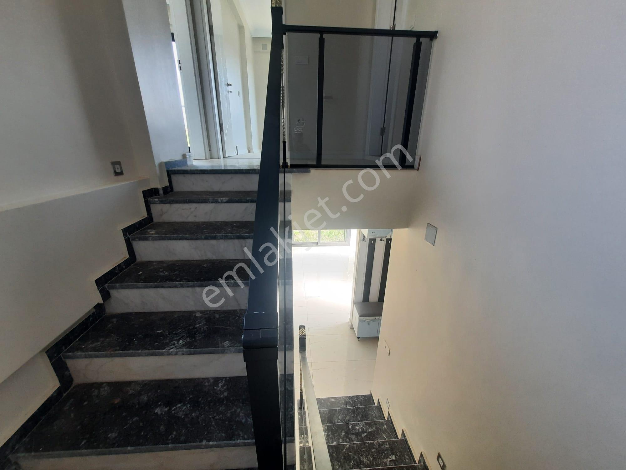 Rota Köyceğiz'den | Beyobası'nda 250 M² Bahçeli, Yerden Isıtmalı Müstakil 2+1 Dubleks Villa - Görsel 14