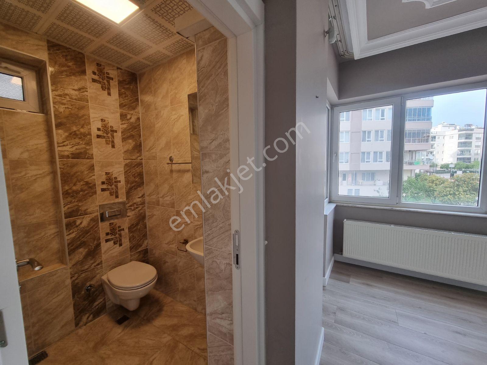 Havuzlu, Site İçinde, Doğalgaz Kombili, Full Tadilatlı 3+1 - Görsel 11