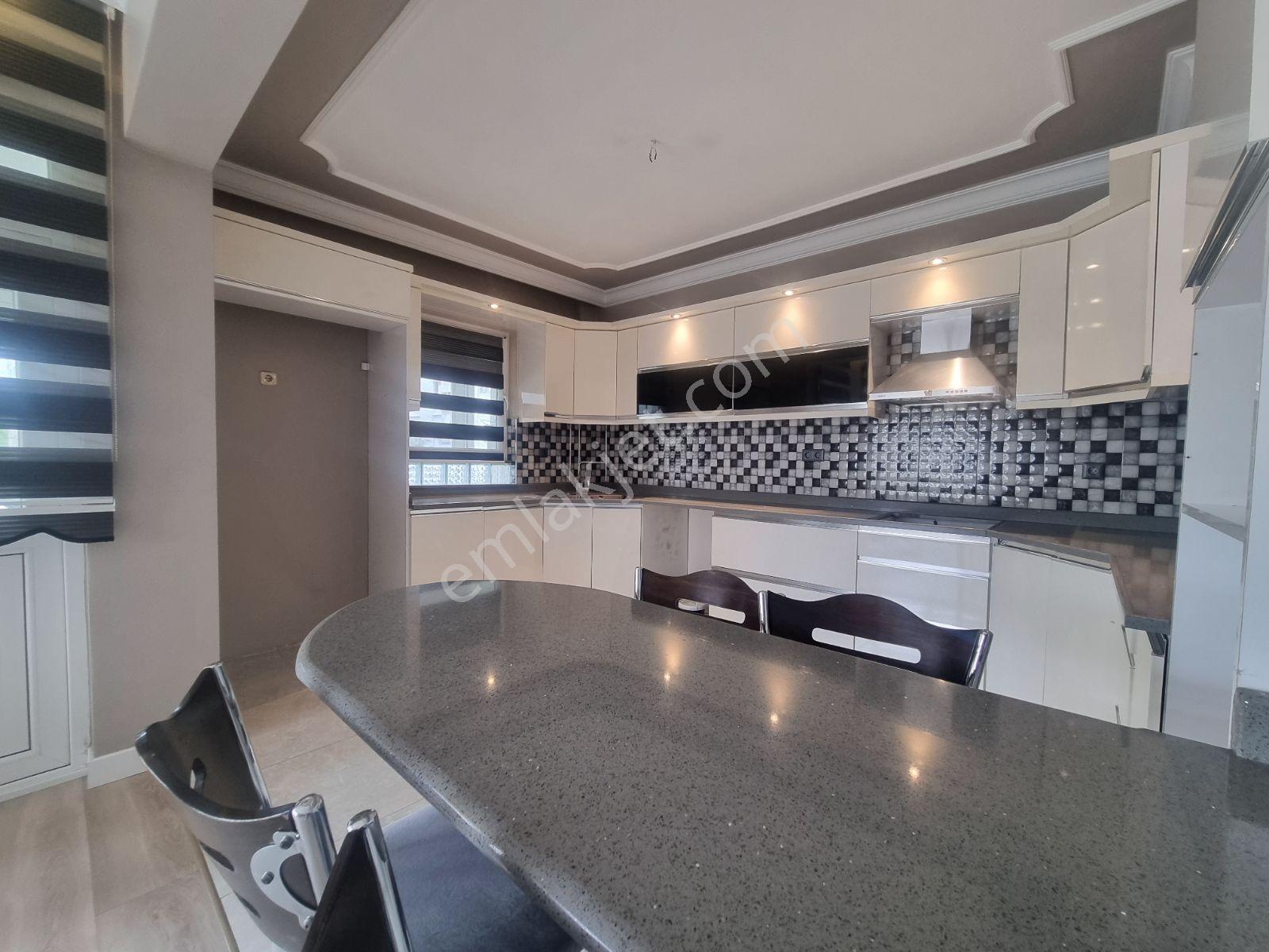 Havuzlu, Site İçinde, Doğalgaz Kombili, Full Tadilatlı 3+1 - Görsel 31