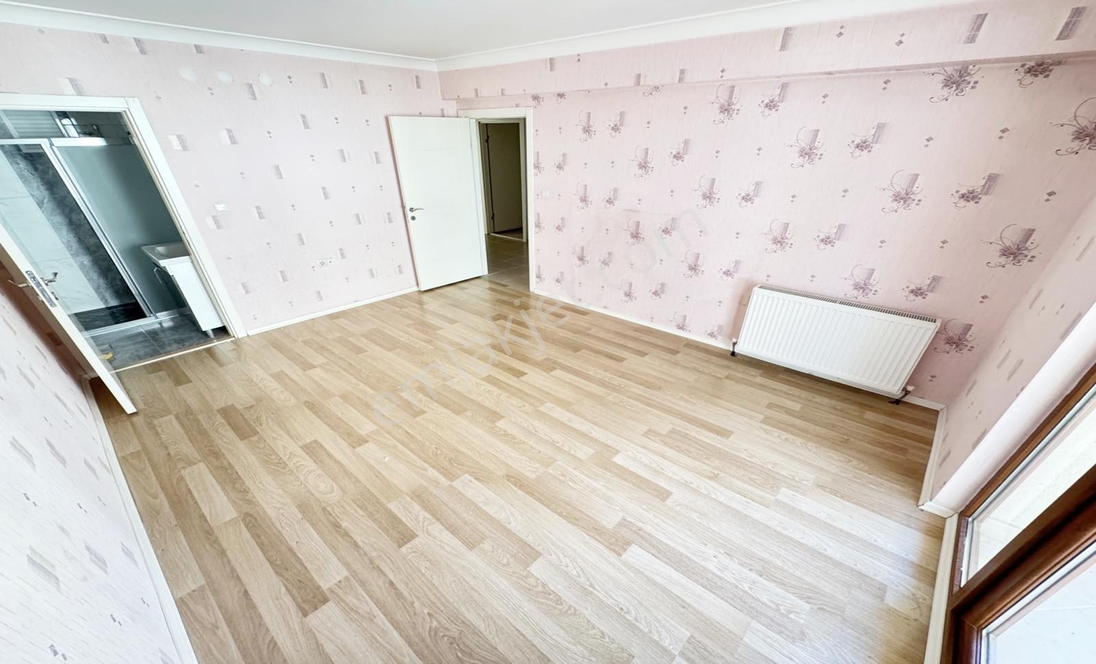 Kuşcağız'da Ara Kat Ön Cephe 140 M² Ebeveyn Banyolu 3+1 Daire - Görsel 8