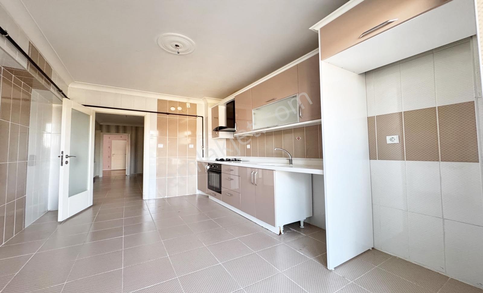 Kuşcağız'da Ara Kat Ön Cephe 140 M² Ebeveyn Banyolu 3+1 Daire - Görsel 17
