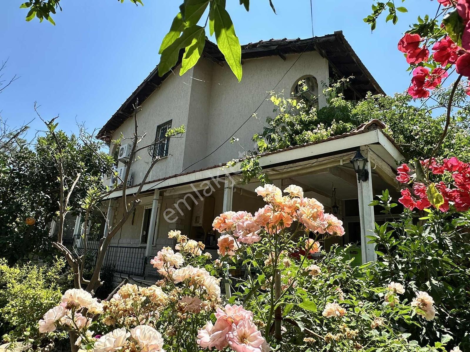 Seferihisar Atatürk Mahallesinde Denize 500 Metre Mesafede Villa - Görsel 31