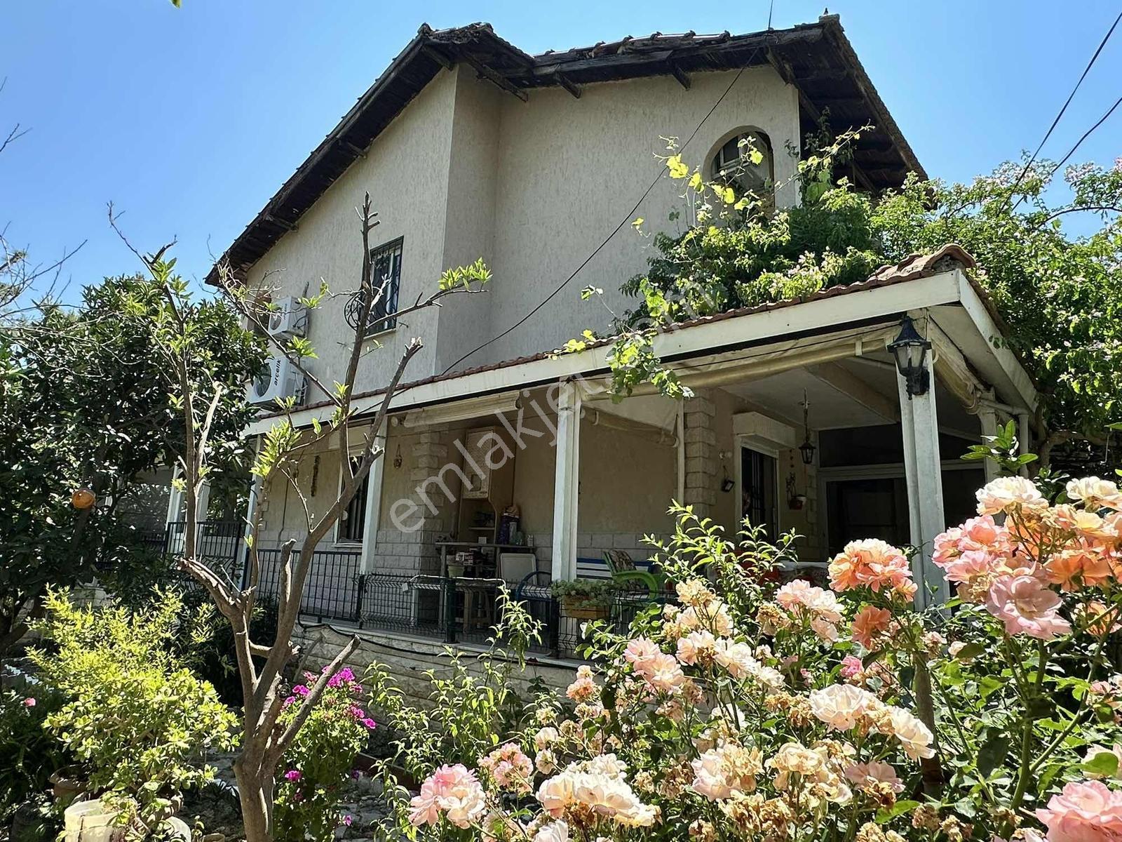 Seferihisar Atatürk Mahallesinde Denize 500 Metre Mesafede Villa - Görsel 13