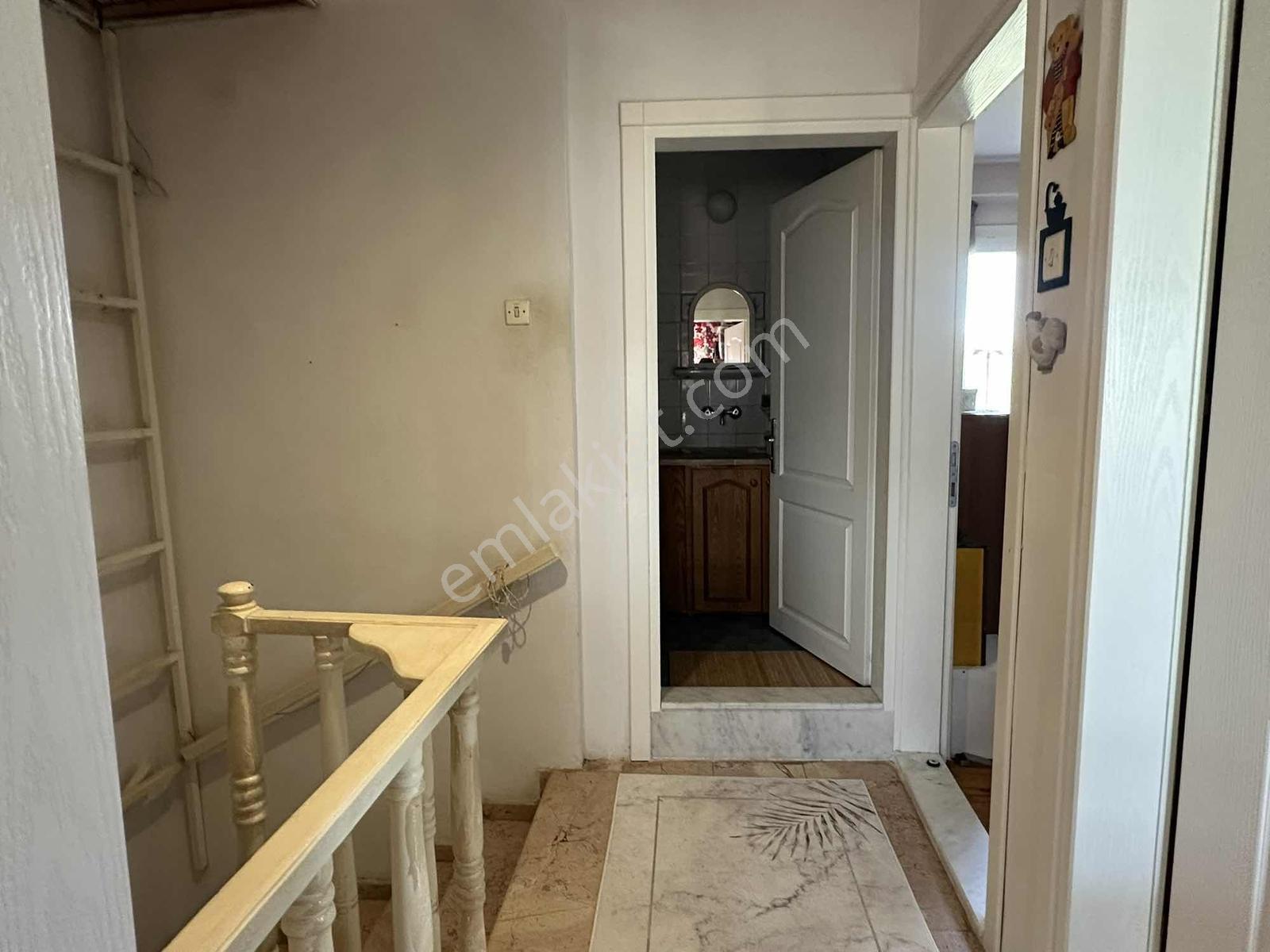 Seferihisar Atatürk Mahallesinde Denize 500 Metre Mesafede Villa - Görsel 4