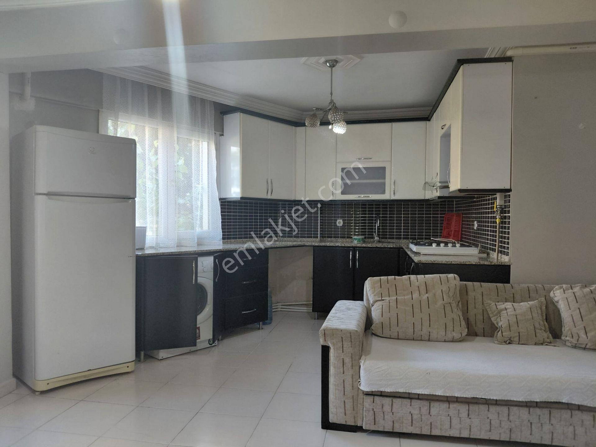 Ecf Emlak'tan 2+1 Eşyalı Kiralık Daire Mithatpaşa Mah.