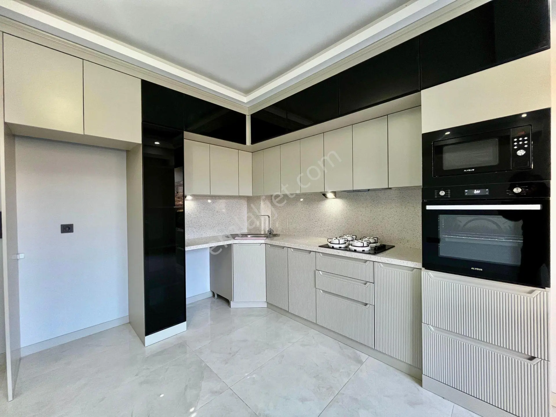 ✨akçay Ay Emlak'tan✨tahtakuşlar'da Denize Sadece 50 Mt Huzur Bulacağınız Satılık 3+1 Müstakil Villa - Görsel 9