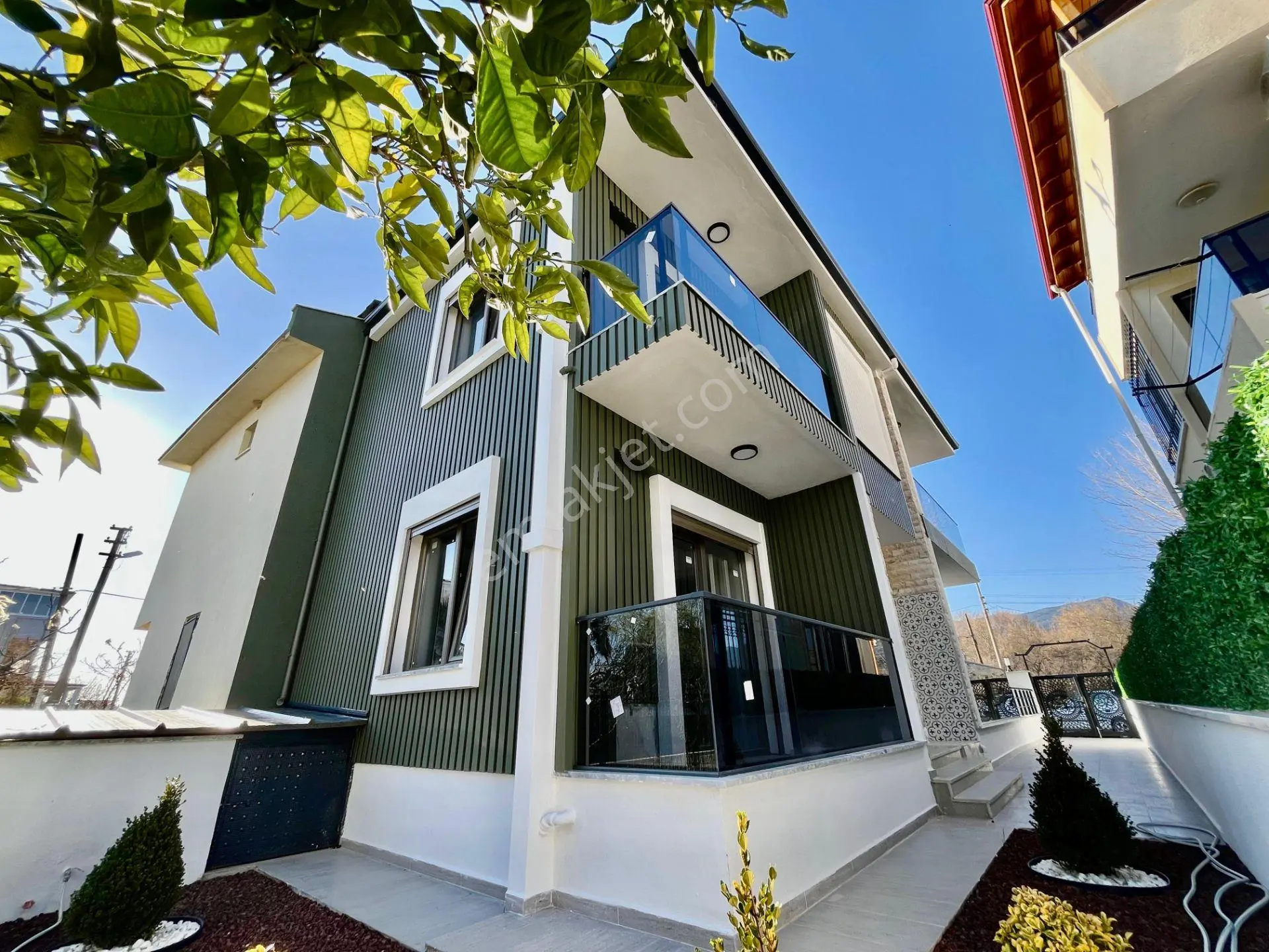 ✨akçay Ay Emlak'tan✨tahtakuşlar'da Denize Sadece 50 Mt Huzur Bulacağınız Satılık 3+1 Müstakil Villa - Görsel 2