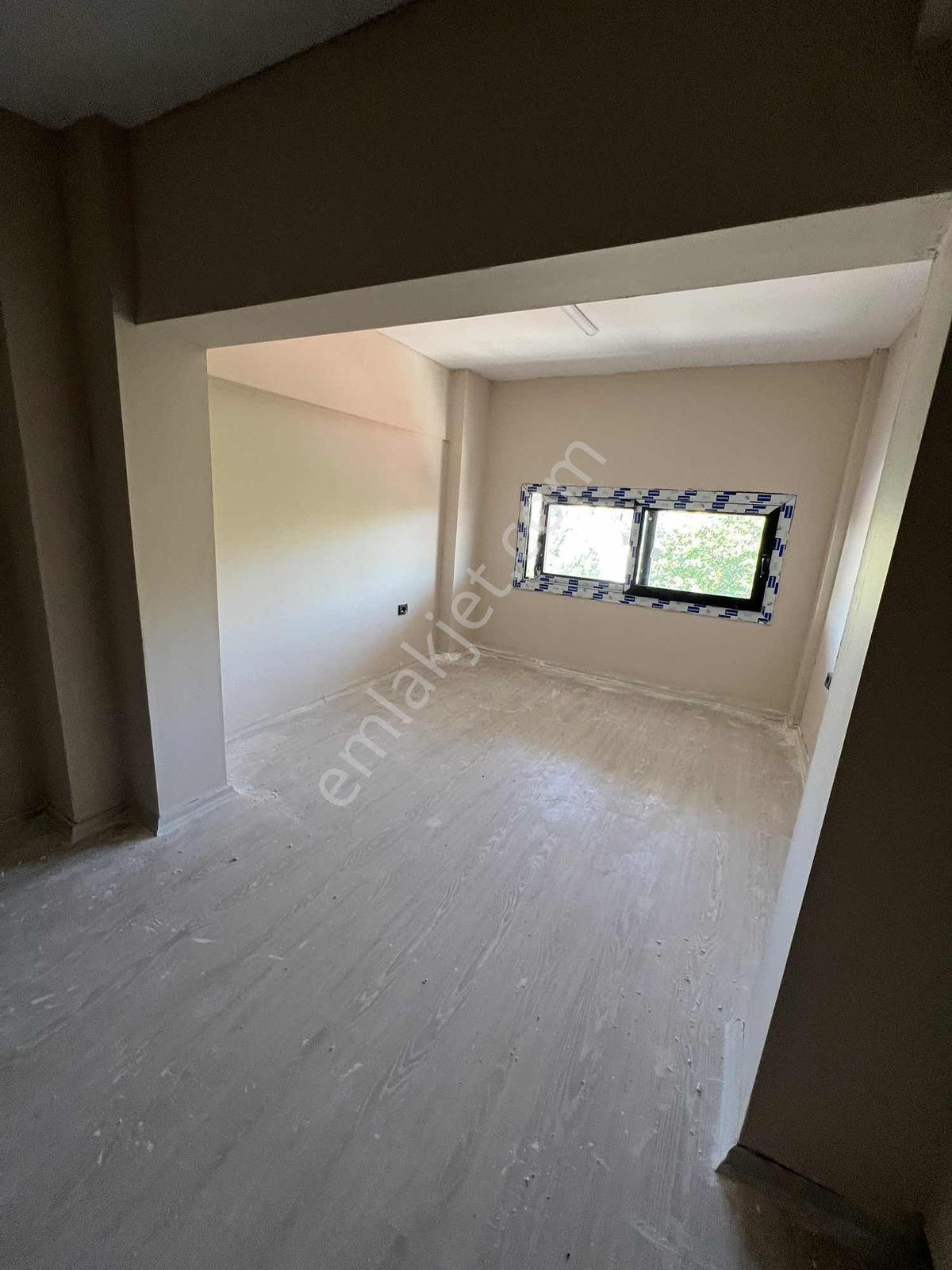 Bergama'nın En İşlek Noktalarından Birinde Kiralık Dükkan - Görsel 18