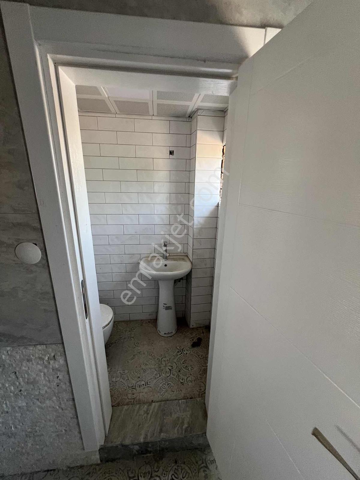 Bergama'nın En İşlek Noktalarından Birinde Kiralık Dükkan - Görsel 14