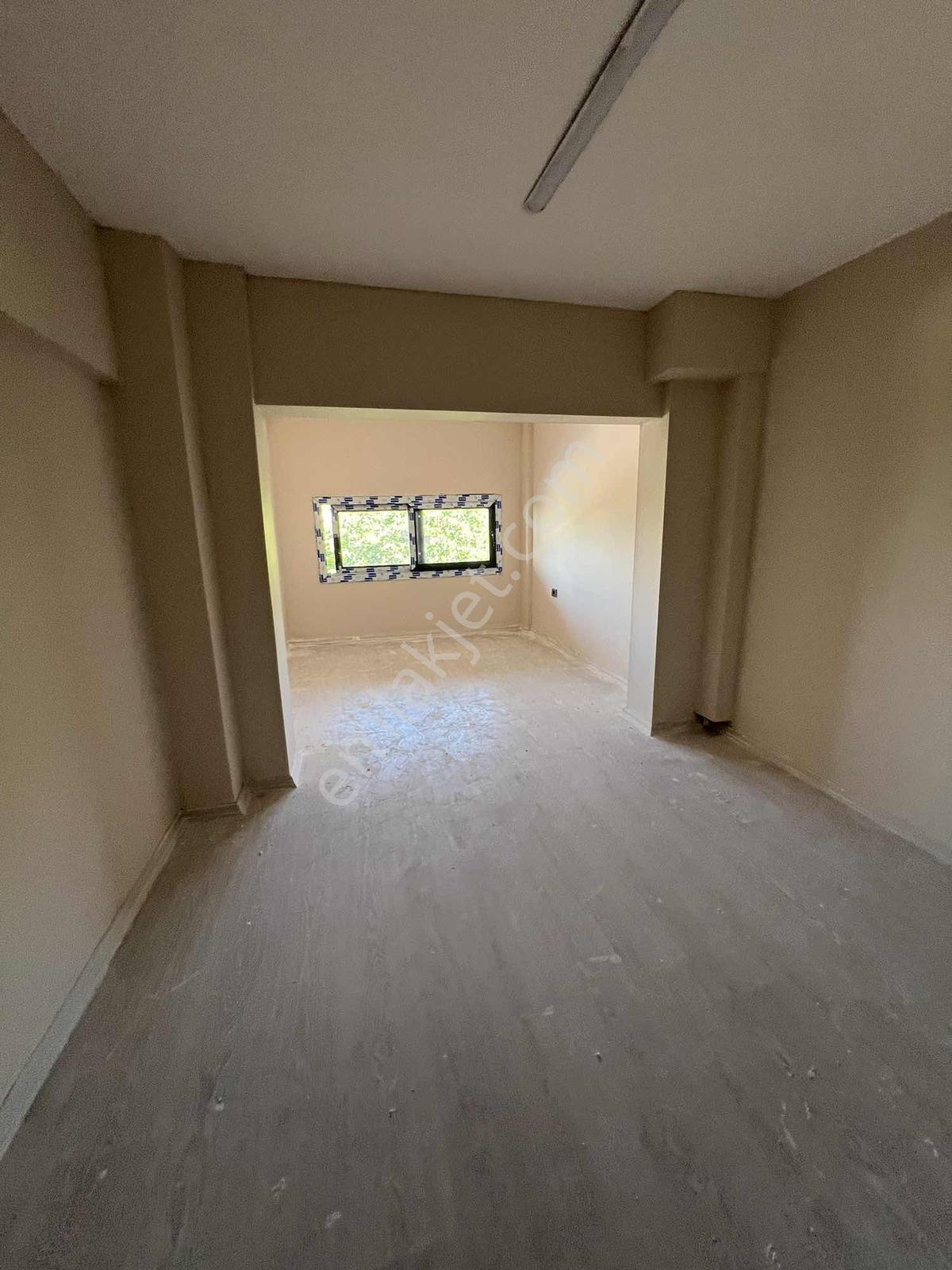 Bergama'nın En İşlek Noktalarından Birinde Kiralık Dükkan - Görsel 28