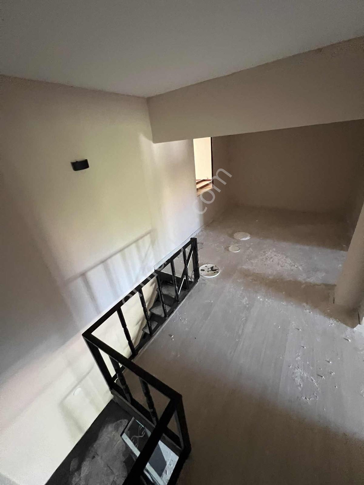 Bergama'nın En İşlek Noktalarından Birinde Kiralık Dükkan - Görsel 17