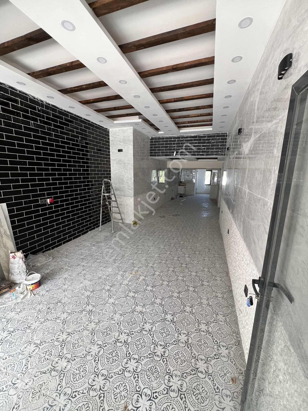 Bergama'nın En İşlek Noktalarından Birinde Kiralık Dükkan - Görsel 11