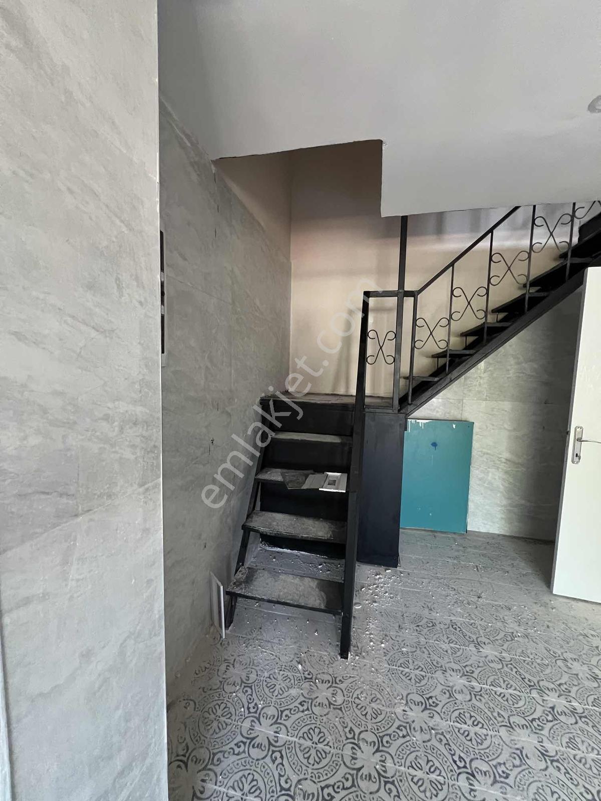 Bergama'nın En İşlek Noktalarından Birinde Kiralık Dükkan - Görsel 10