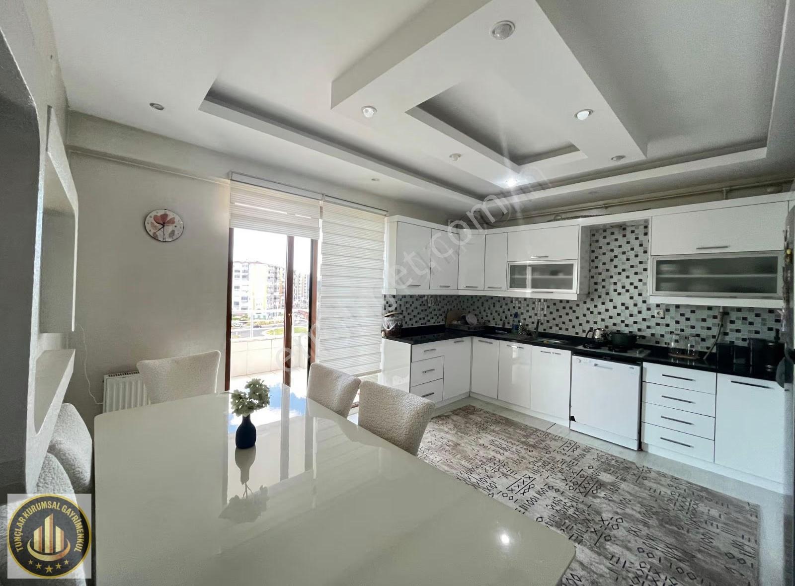 Hamravat Civarında Güzel Manzaraya Sahip 3+1 Satılık Daire - Görsel 8