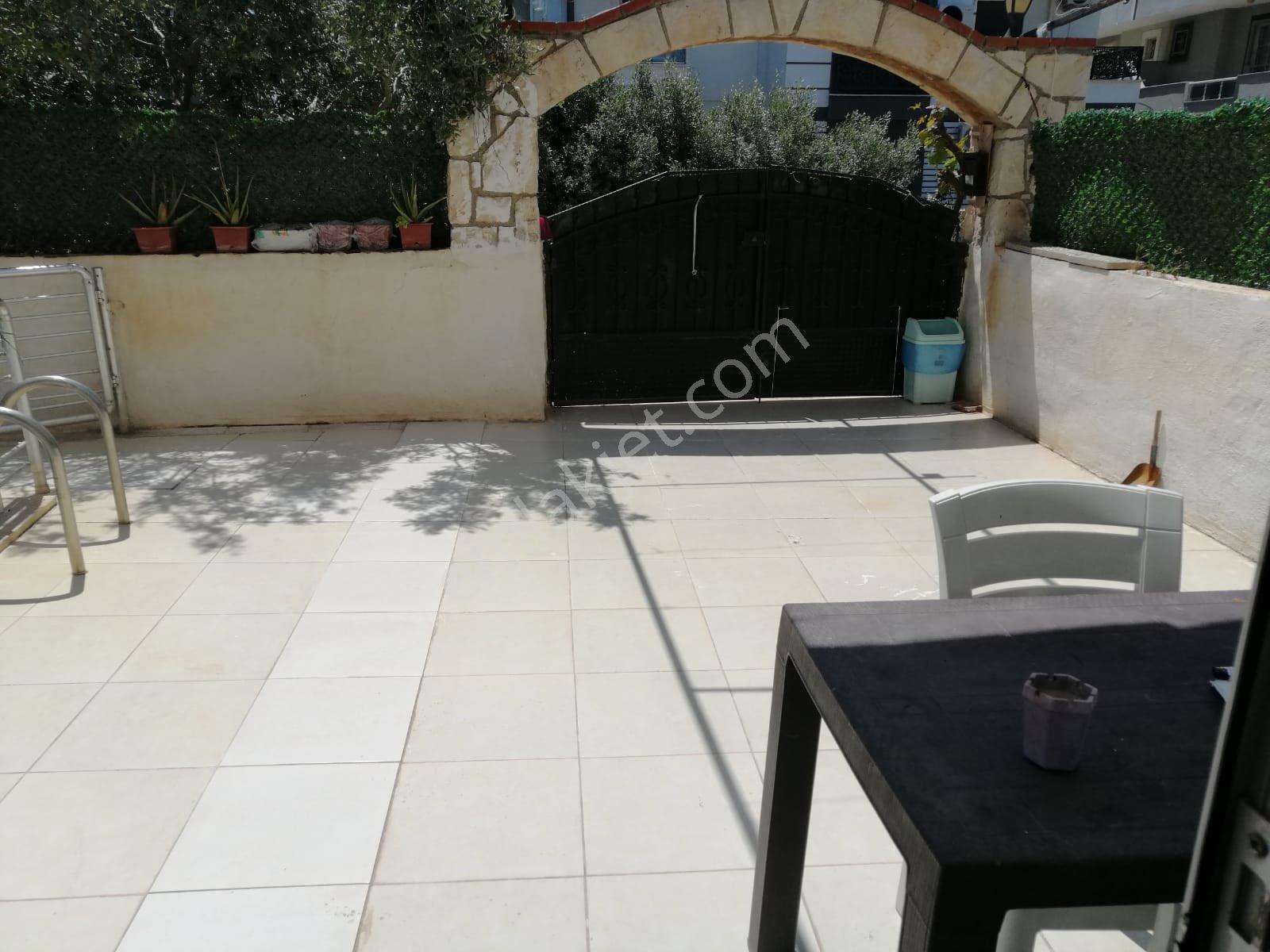 Efelerde Otoparklı Havuzlu Villa