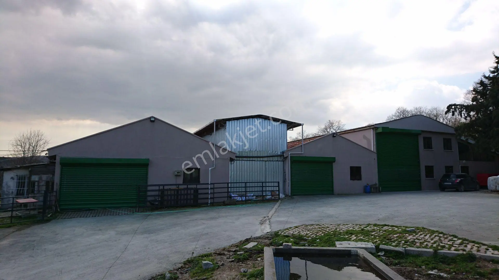 Göktürk Ağaçlı Da İçinde Depo Ve Çiftlik Olan Konut İmarlı Satılık Arsa - Görsel 2