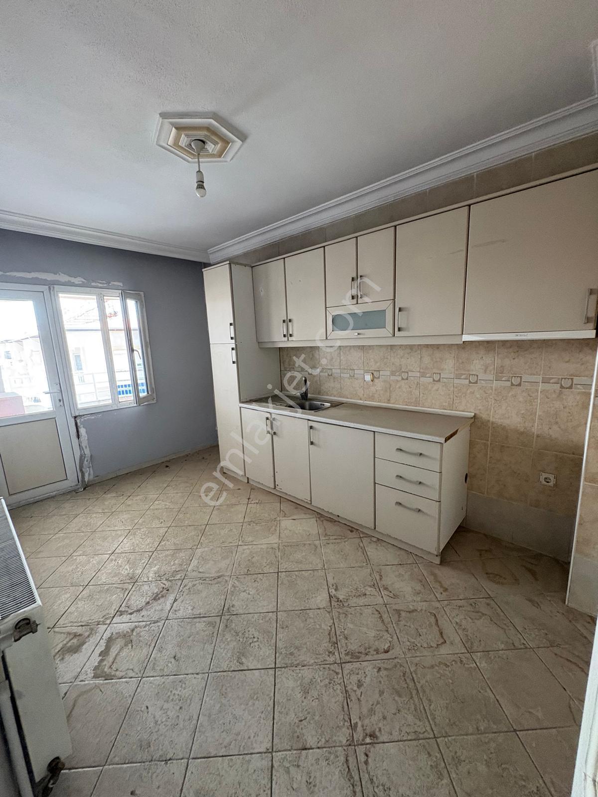 🏡 Salihli Erdem Emlak’tan Cumhuriyet Mahallesi’nde Satılık Geniş Ve Ferah 3+1 Daire! 🏡 - Görsel 2