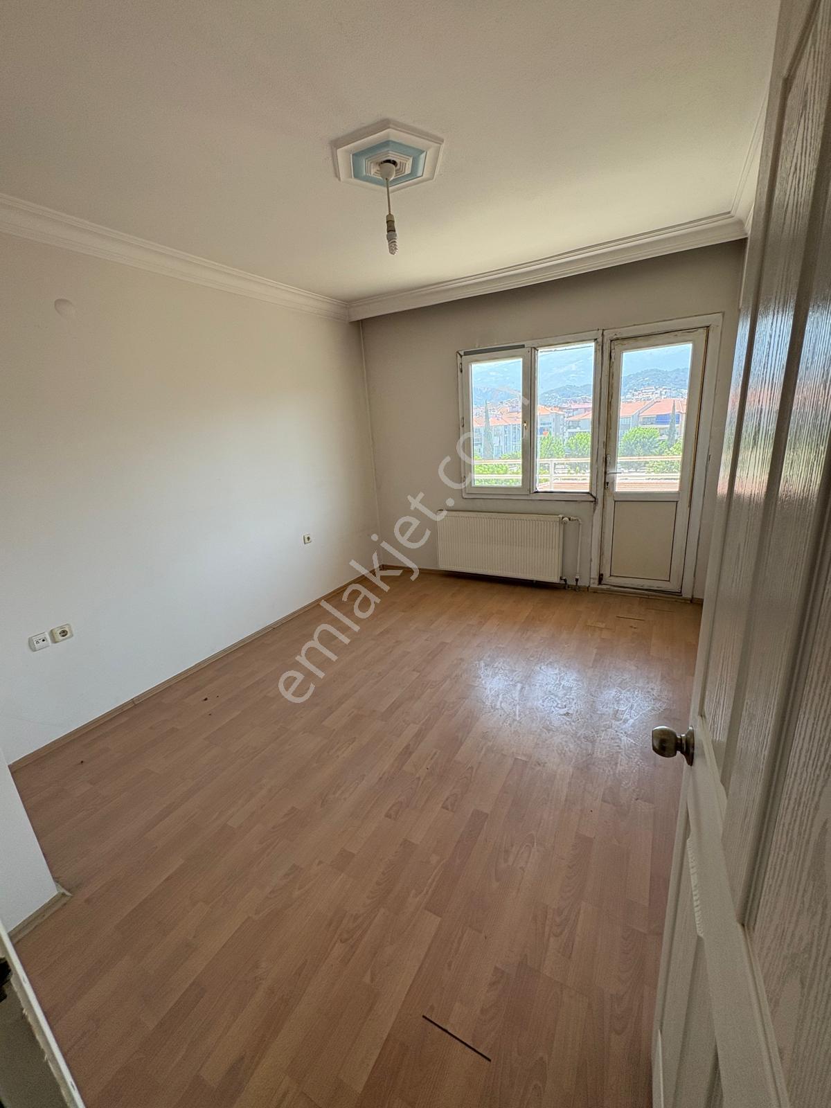 🏡 Salihli Erdem Emlak’tan Cumhuriyet Mahallesi’nde Satılık Geniş Ve Ferah 3+1 Daire! 🏡 - Görsel 3