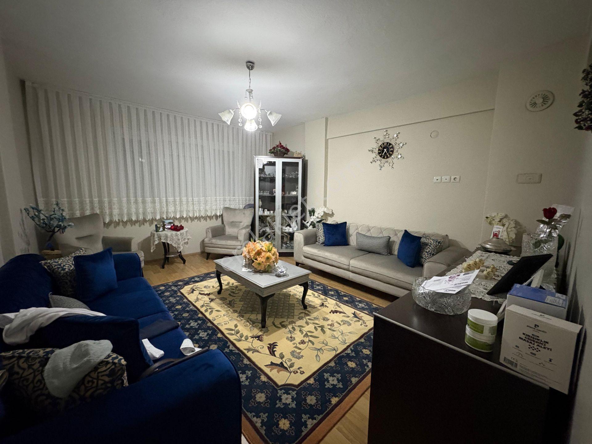 🏡 Salihli Erdem Emlak’tan Cumhuriyet Mahallesinde Fırsat Satılık Daire! 🏡
