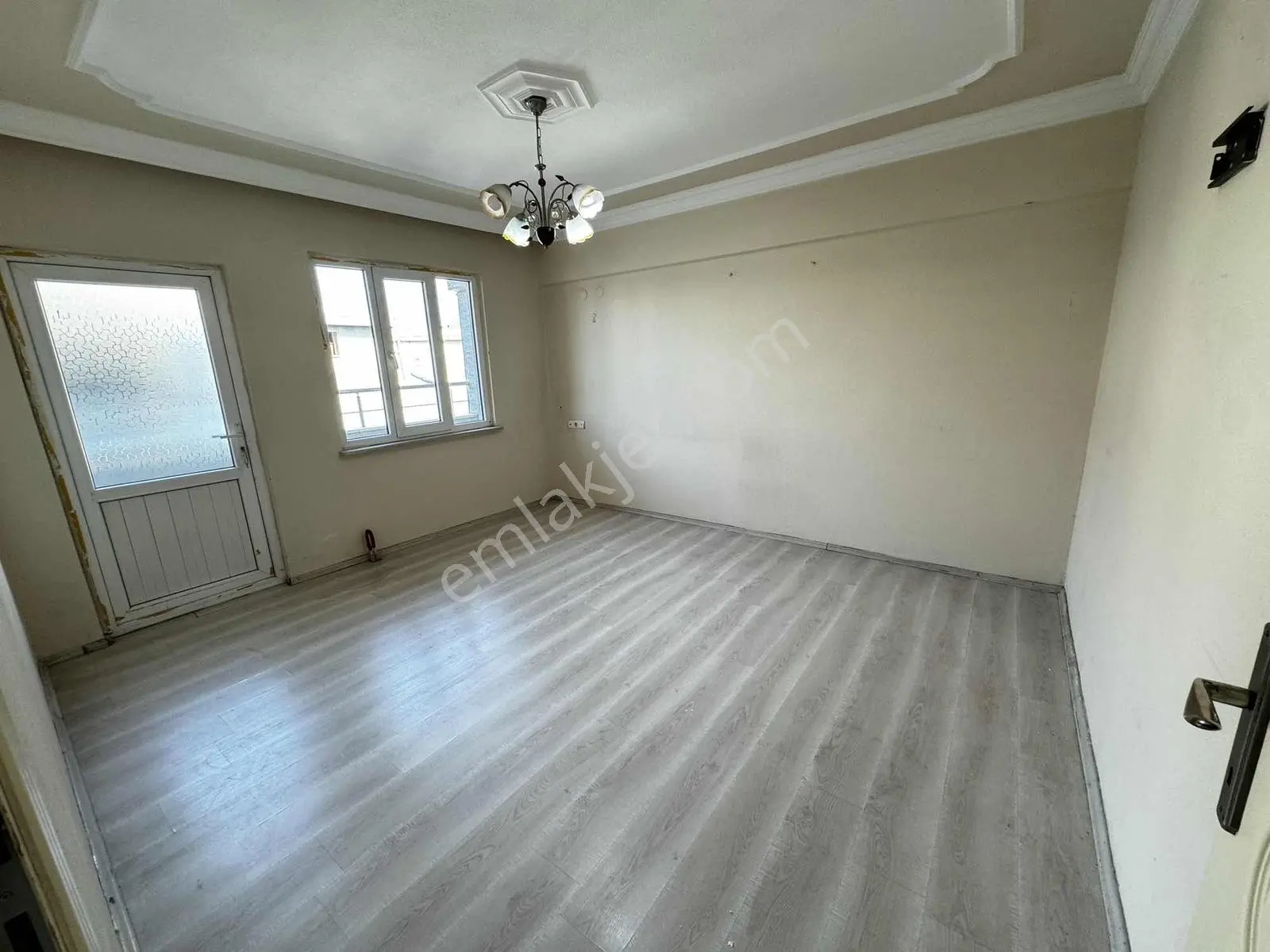 Dialog Altun'dan Geniş 2+1 Merkezi Konumda Kiralık Temiz Daire - Görsel 12