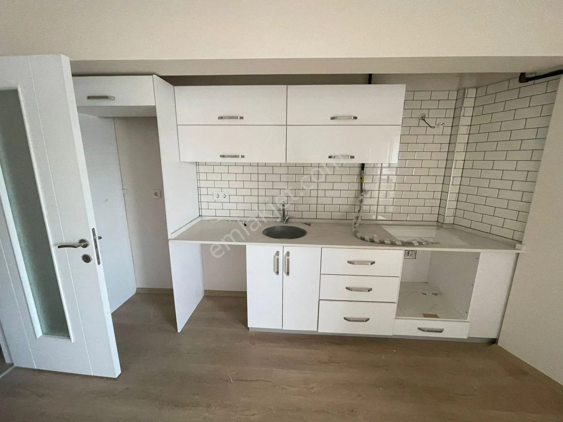 Güneş'ten Şirinyer İzban Karşısı 2+1 70m Arakat Asansör Balkon - Görsel 5