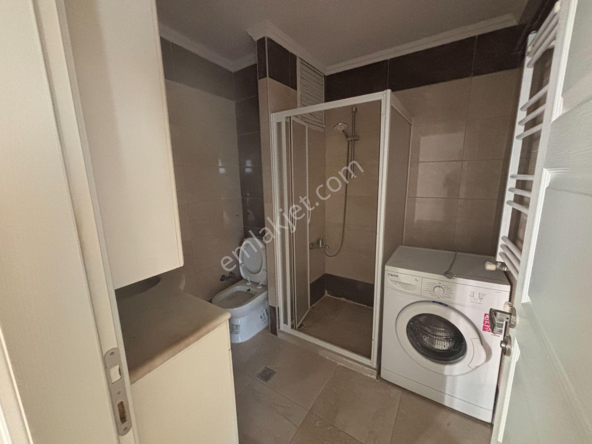 Yeşilyurt'ta Deniz Manzaralı Geniş Salonlu 2+1 Kiralık Daire - Görsel 14