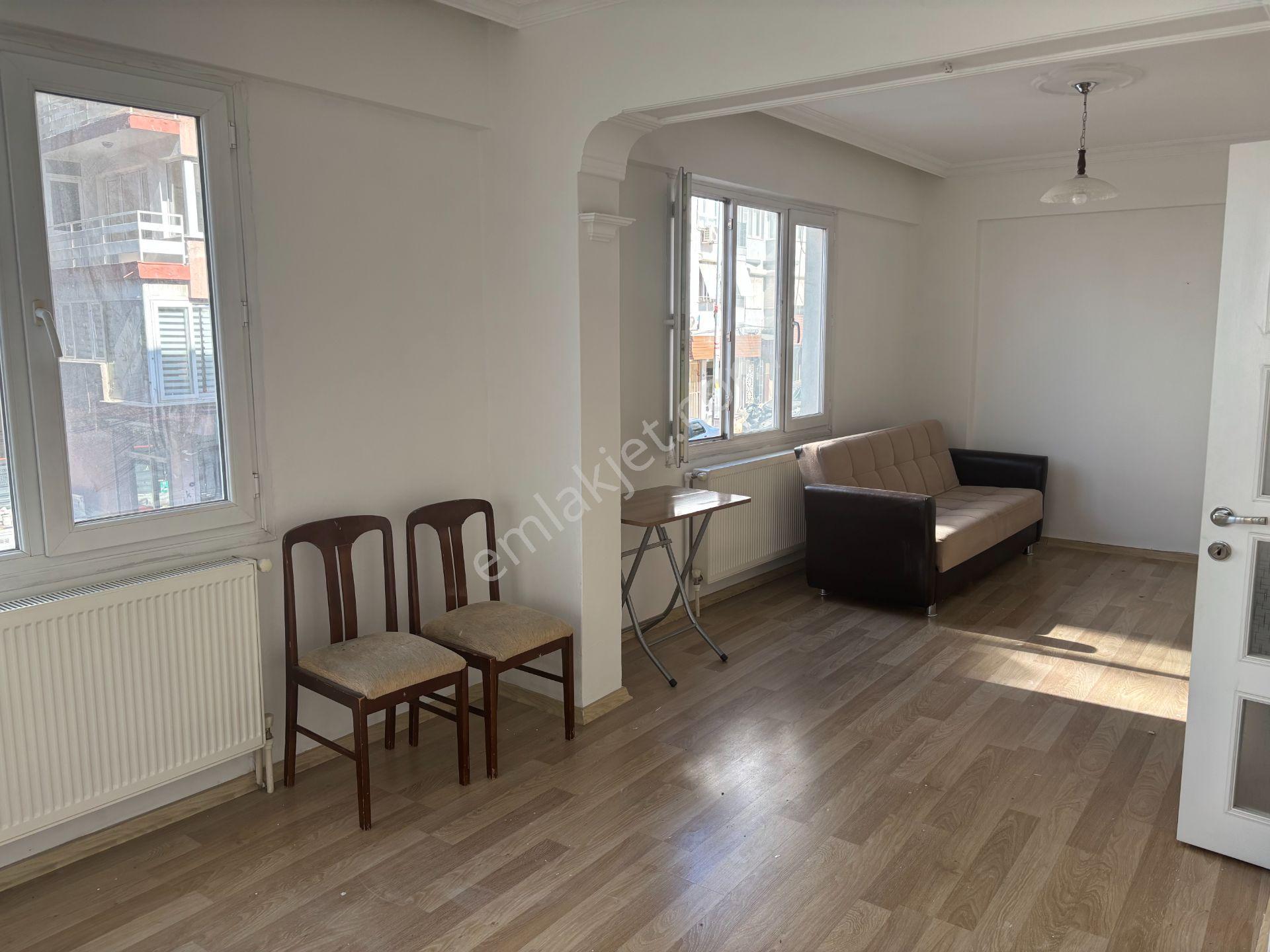 Yeşilyurt'ta Deniz Manzaralı Geniş Salonlu 2+1 Kiralık Daire - Görsel 3