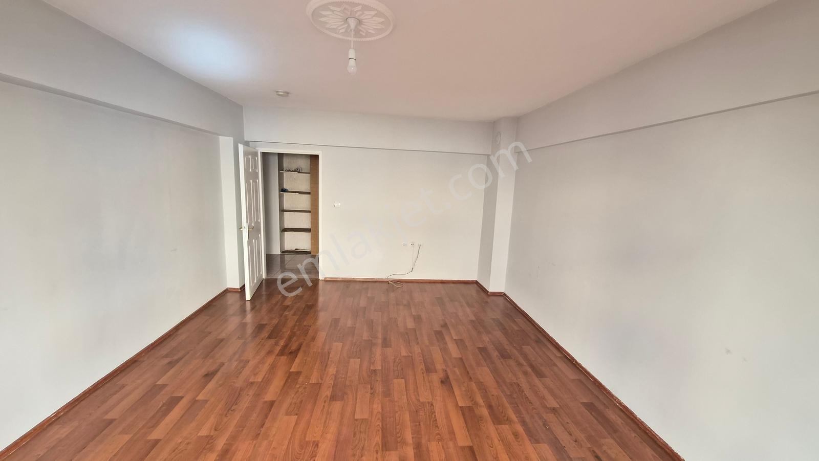 Saimekadında 1. Katta 3+1 Bağımsız Salon Yapılı Kiralık Daire - Görsel 11