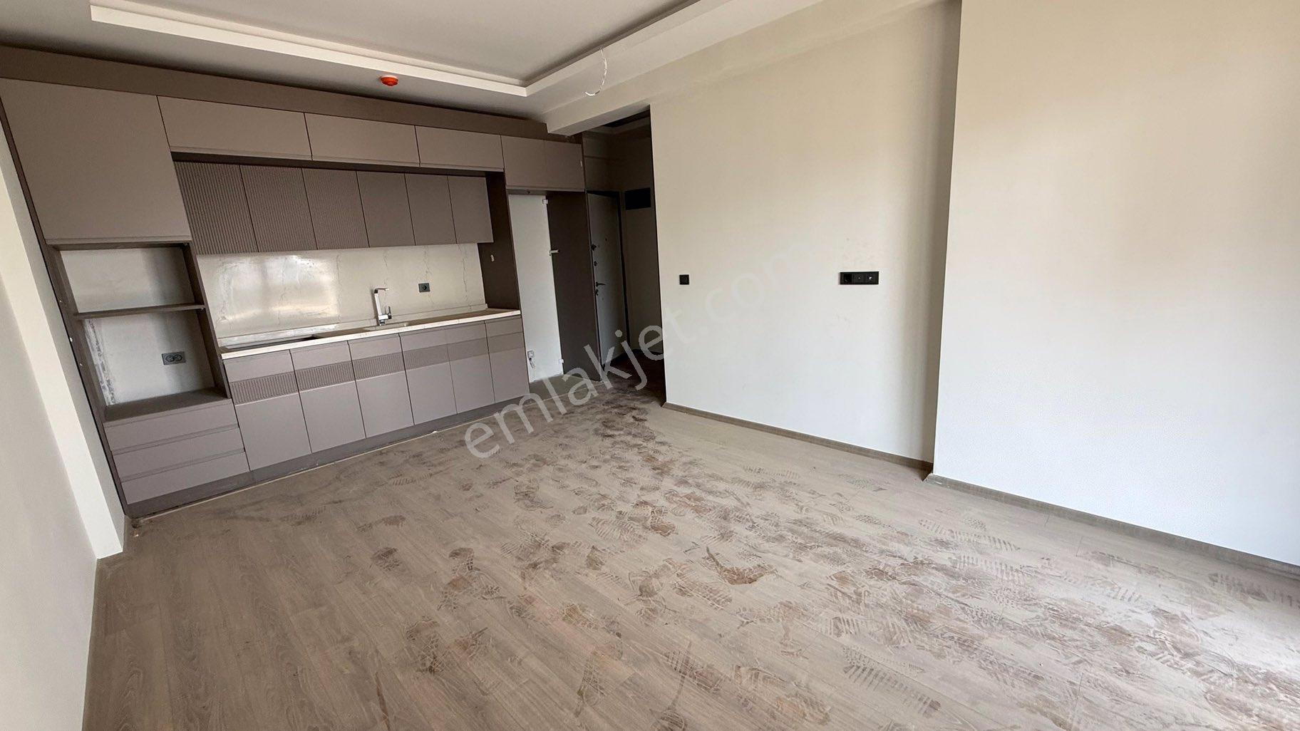 Mersin Arpaçta Denize 100 Mt Havuzlu Sitede Şık 1+1 Daire - Görsel 10