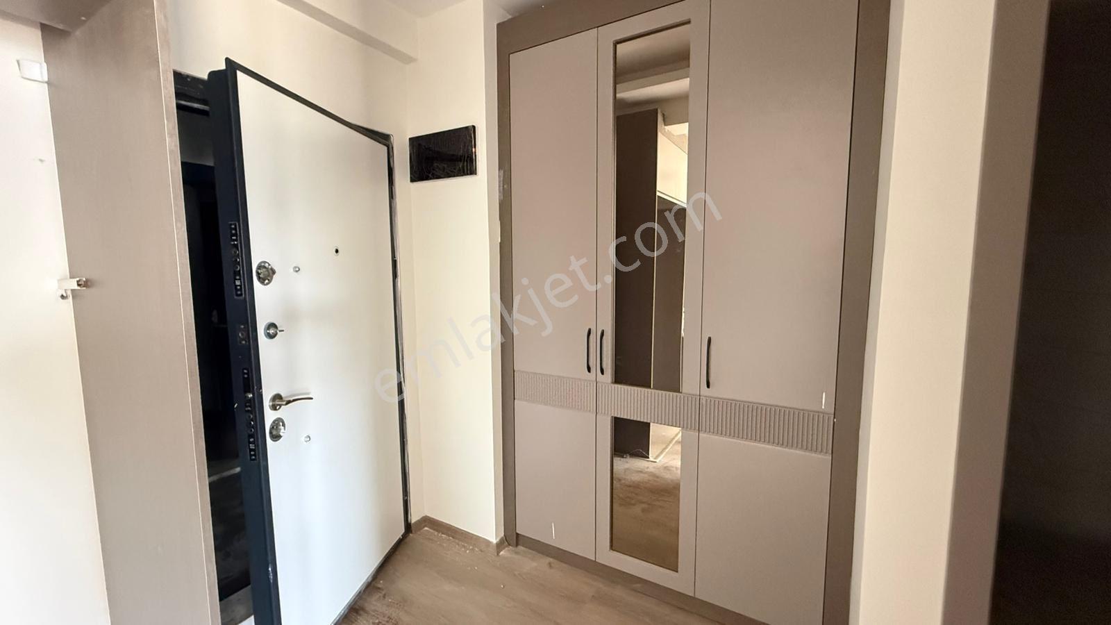 Mersin Arpaçta Denize 100 Mt Havuzlu Sitede Şık 1+1 Daire - Görsel 24