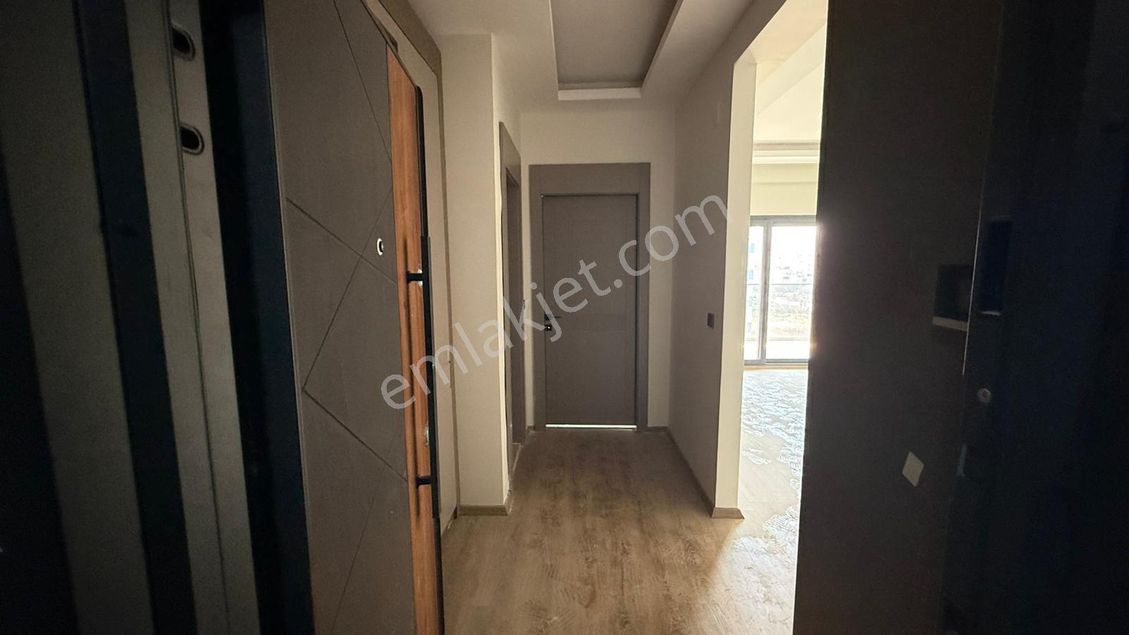 Mersin Arpaçta Denize 100 Mt Havuzlu Sitede Şık 1+1 Daire - Görsel 21