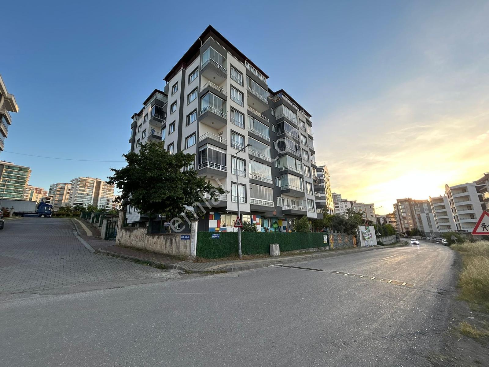 Küçükkolpınar Mahallesinde Deniz Manzaralı Satılık 3+1 Daire!!!