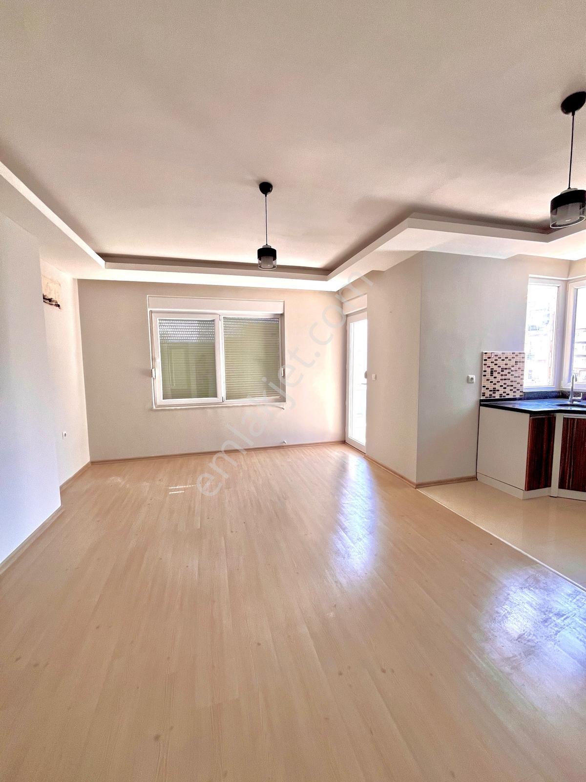 Konyaaltı Akkuyu'da Tek Bloklu , Asansörlü, Otoparklı 90m² - Görsel 14