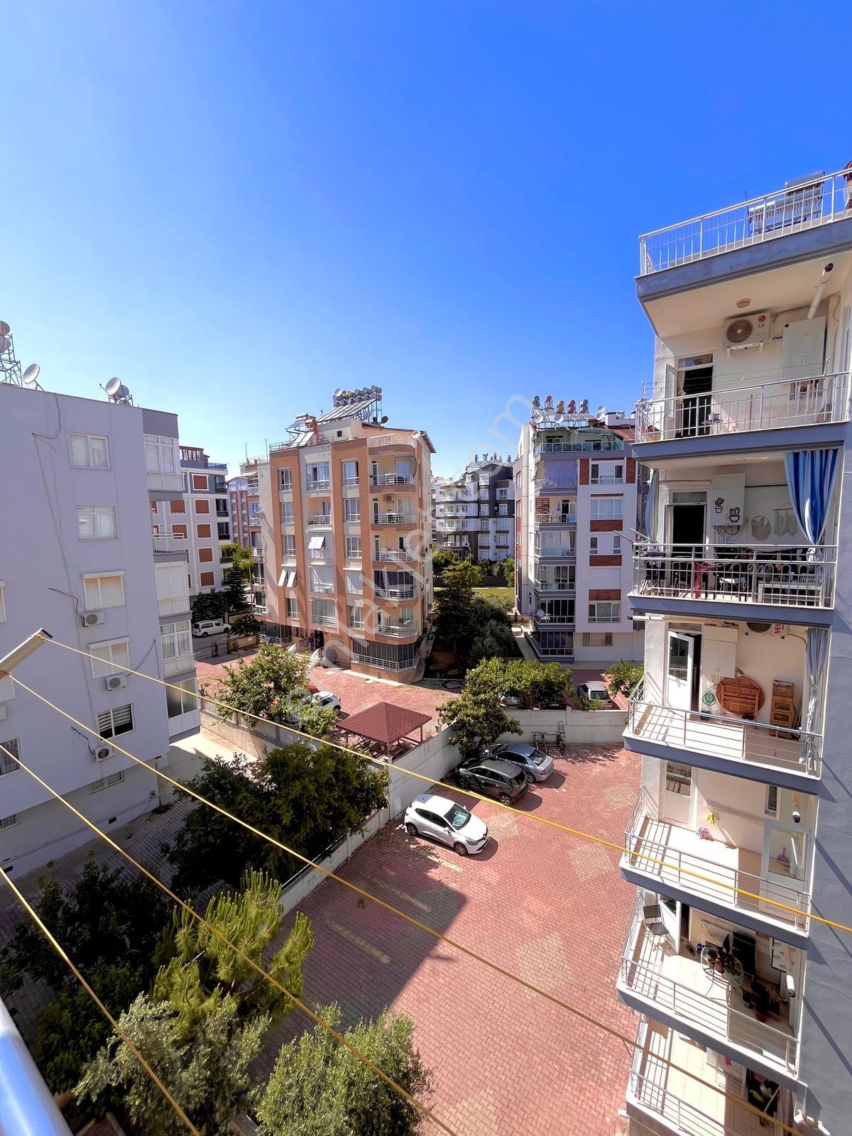 Konyaaltı Akkuyu'da Tek Bloklu , Asansörlü, Otoparklı 90m² - Görsel 16