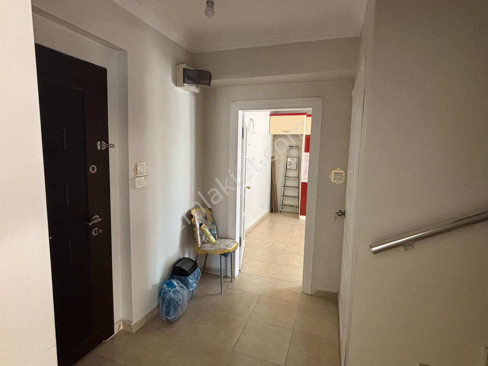 Gölcük Merkez Manzaralı Grniş 3+1 Teraslı Daire - Görsel 14
