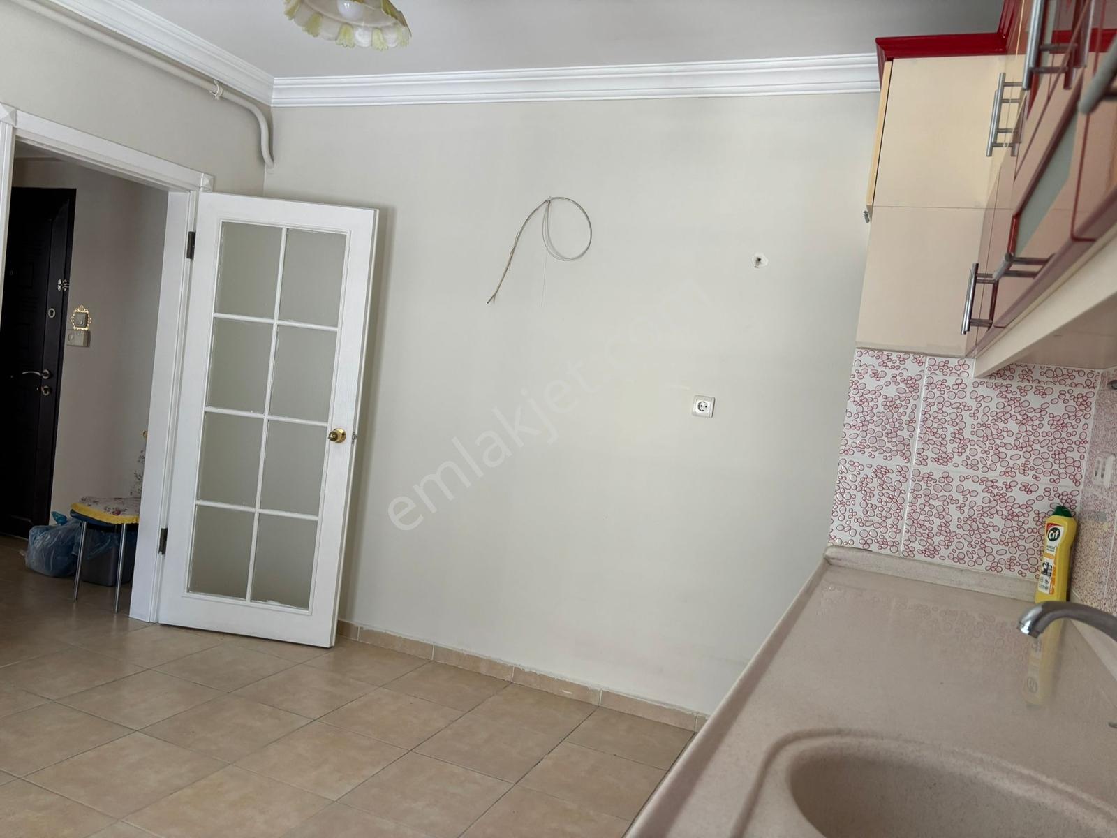 Gölcük Merkez Manzaralı Grniş 3+1 Teraslı Daire - Görsel 13