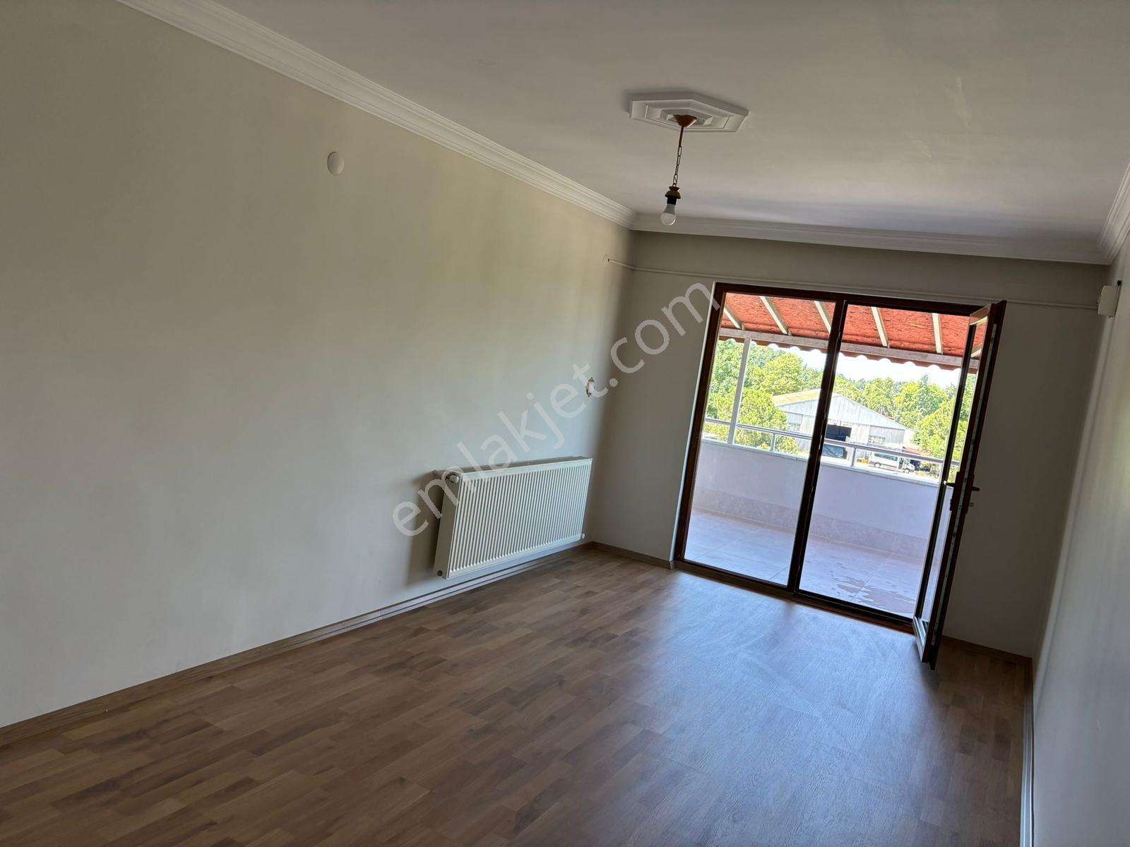 Gölcük Merkez Manzaralı Grniş 3+1 Teraslı Daire - Görsel 22