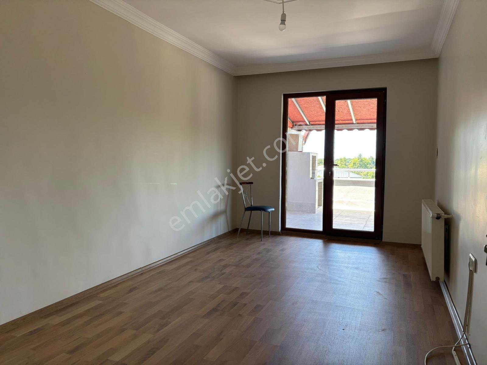 Gölcük Merkez Manzaralı Grniş 3+1 Teraslı Daire - Görsel 35