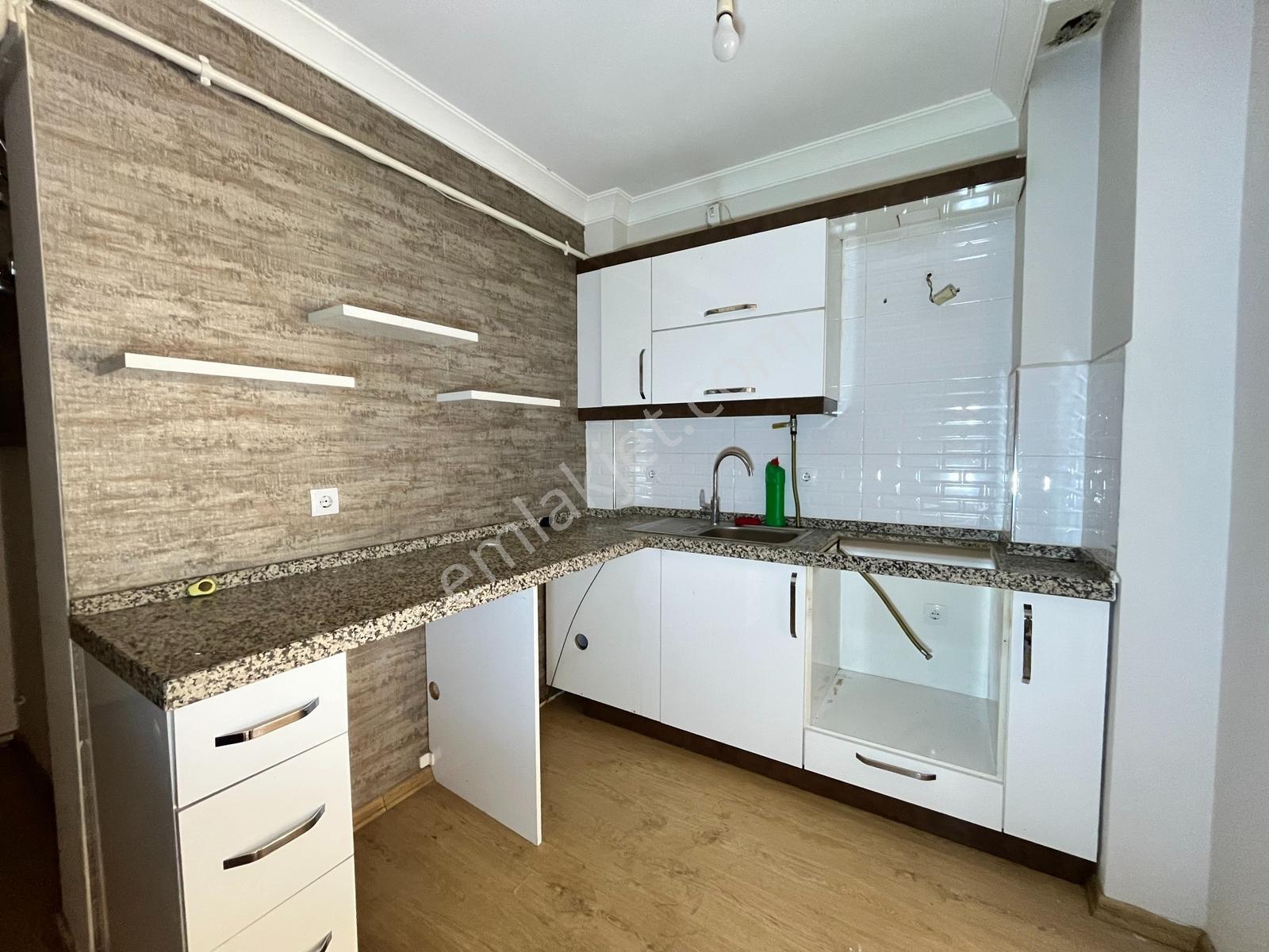 Sevinç'ten Atatürk Caddesinde Arakat Klima-asansörlü 1+1 Kiralık - Görsel 16