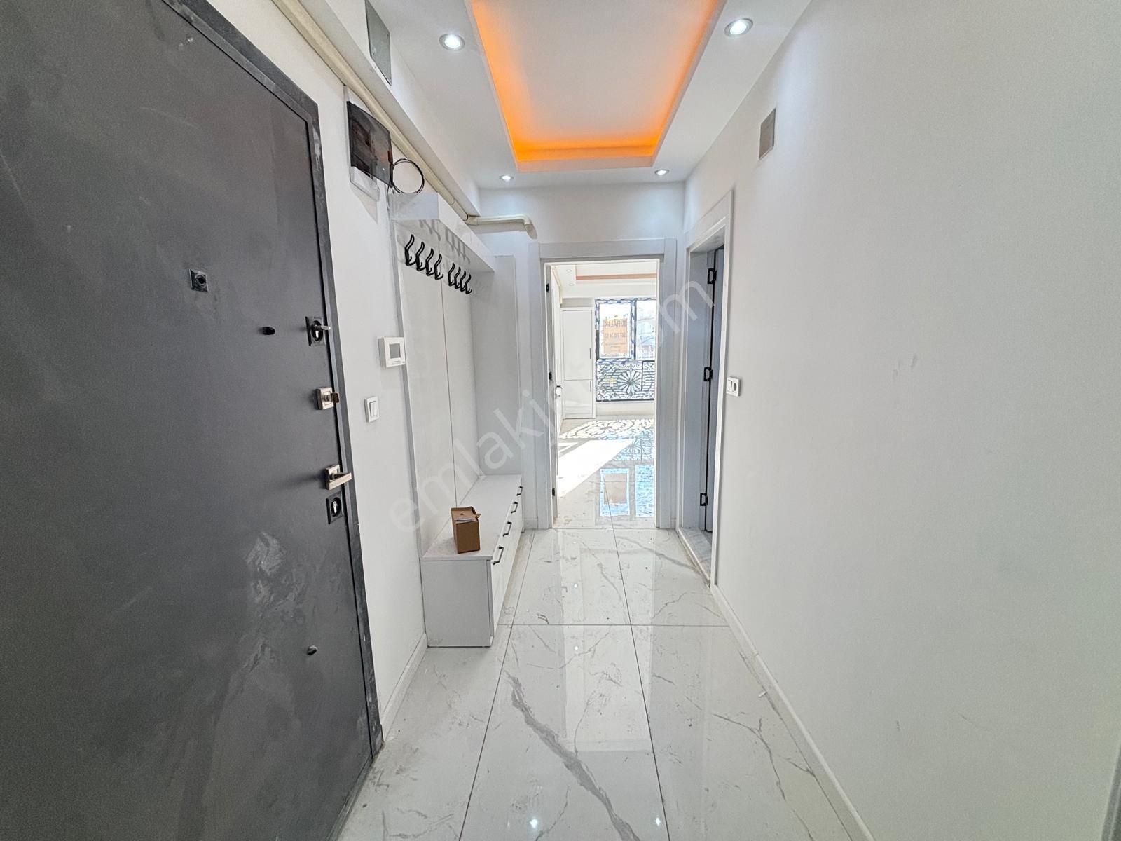 Yaman'dan Bolvadin Çarşı Merkezde 1+1 Kiralık Daire - Görsel 8